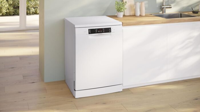 Bosch Series 2 Freestanding Dishwasher SMS26AW08G - Image 2